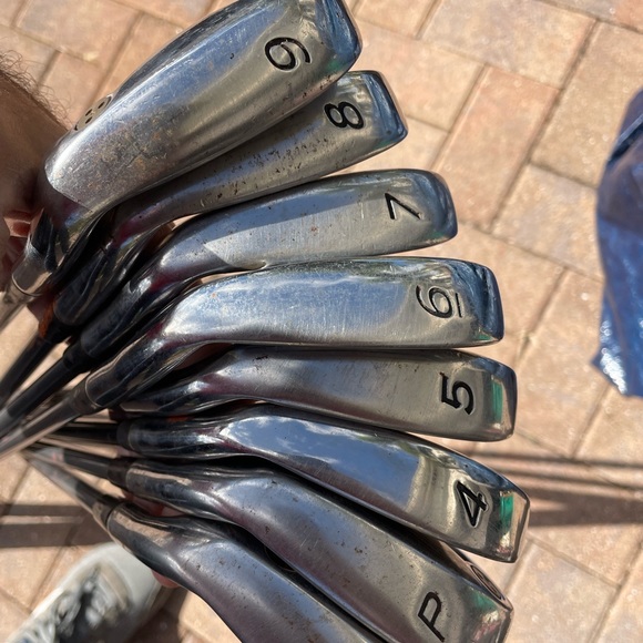 Golf Set Tour Model T7 Beta 
10 Pc In RH 
Graphite shafts - Picture 4 of 10